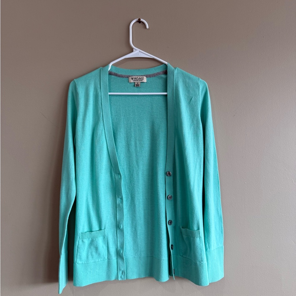 Mint Green V-Neck Cardigan Sweater with Long Sleeves